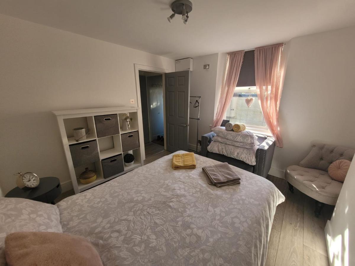 Entire Apartment With Sun Filled Private Garden 마게이트 외부 사진