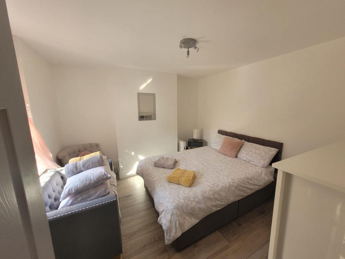 Entire Apartment With Sun Filled Private Garden 마게이트 외부 사진